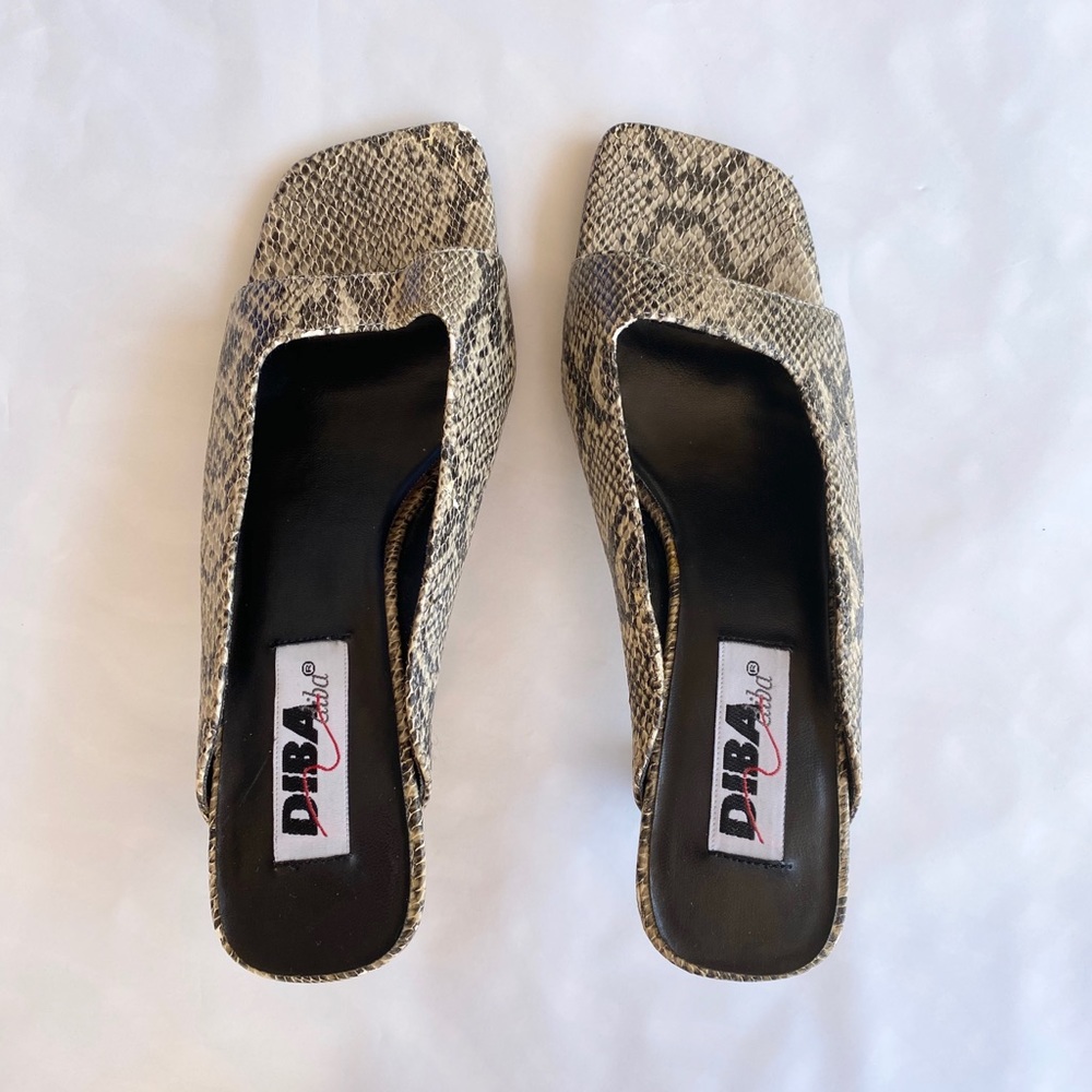 🚫SOLD🚫 Vintage Snakeskin Mules 👡 - Picture 2 of 4